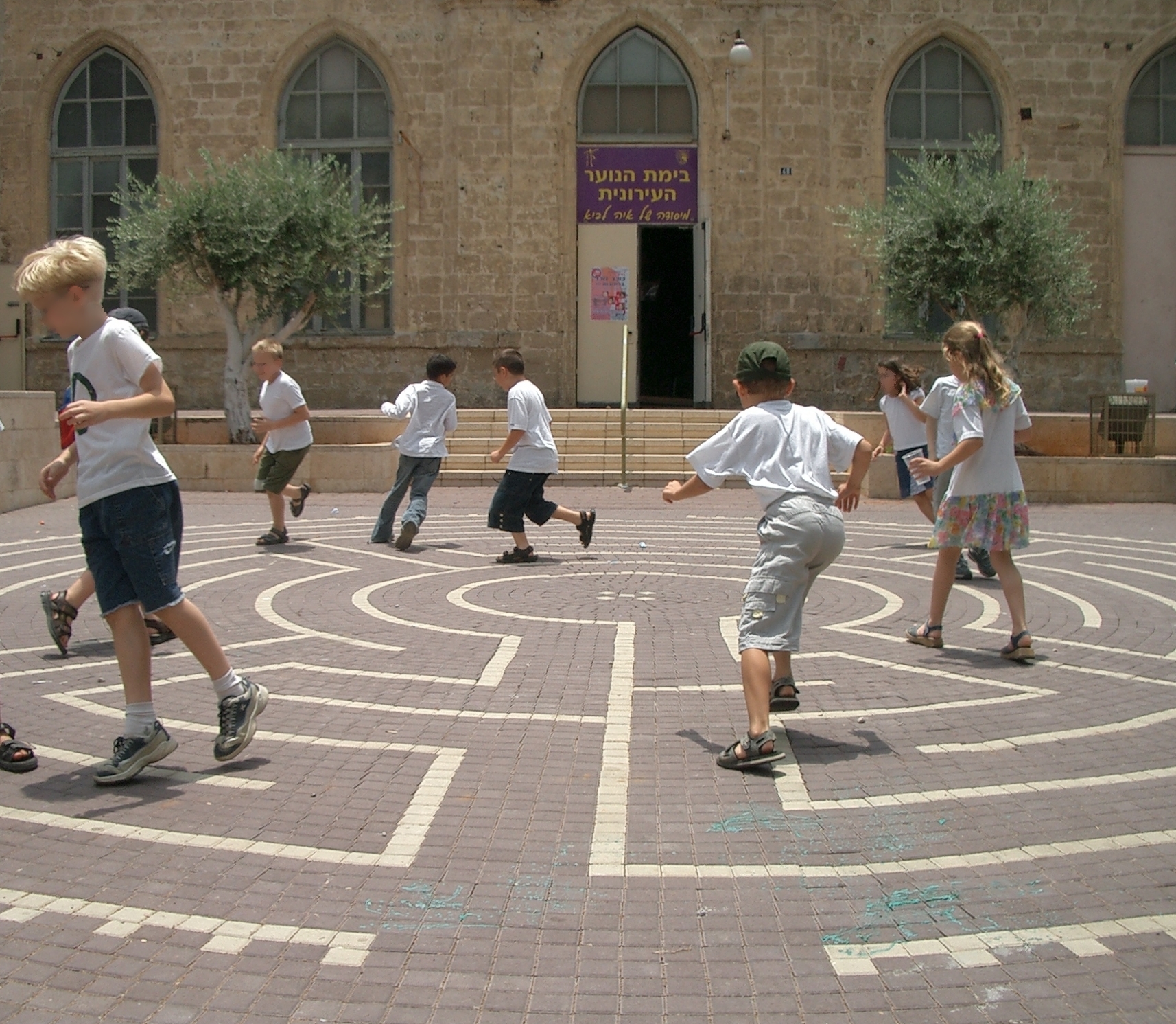 החופש הגדול או תעלומת הארגזים - בעקבות ספרו של נחום גוטמן.jpg